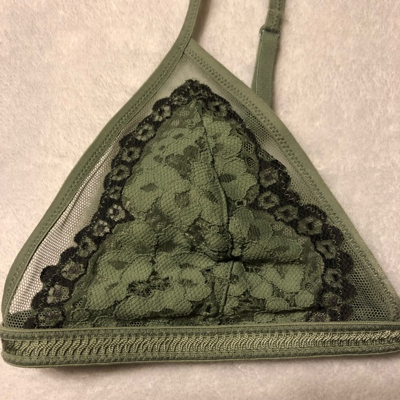 Victoria’s Secret NWT Triangle Bralette - Picture 2 of 3